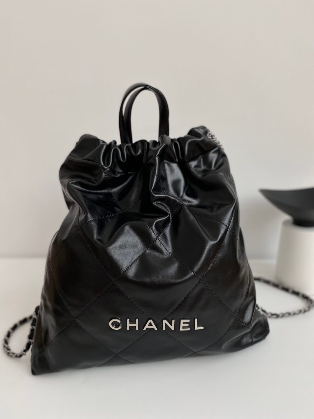 Replica Chanel 22Bag Backpack Big 40 Front View
